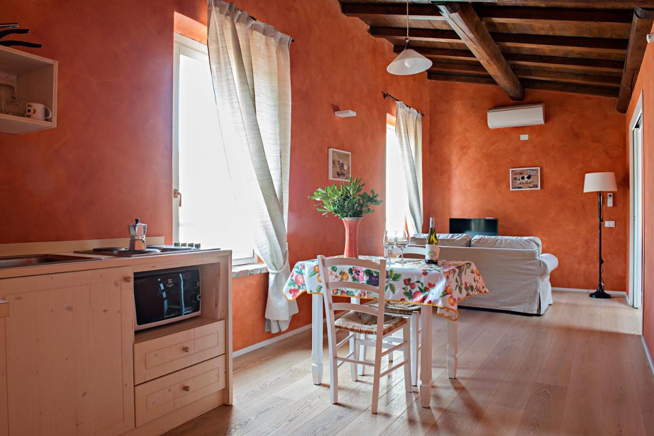 Agriturismo Lecolombare 노가롤 로카 외부 사진